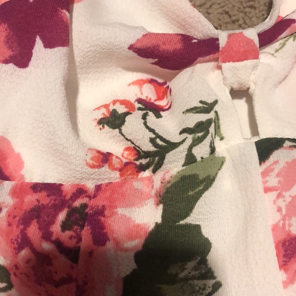 NWT floral romper Size M - Picture 3 of 5